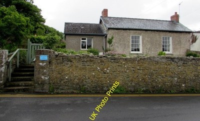 Photo 6x4 May Cottage, Manorbier Self-catering holiday cottage on the sou c2016