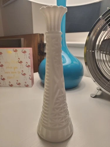 Vintage Milk Glass Hobnail 9" Bud Vase~Excellent Condition