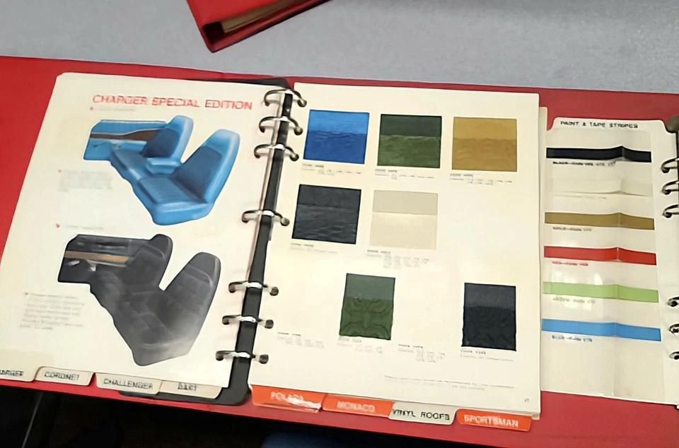 1973 Dodge Data Book & Color & Upholstery Selector Truck Challenger Charger Dart - Изображение 3 из 4