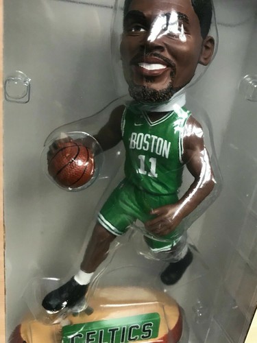 NEU IM KARTON BALLER 9" BOBBLEHEAD KYRIE IRVING BOSTON CELTICS FOCO FOREVER SAMMLERSTÜCKE - Bild 3 von 6