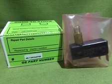 GE Omron X-10GW22-B SPDT SNAP-ACTION SWITCH WITH TERMINATION SCREW