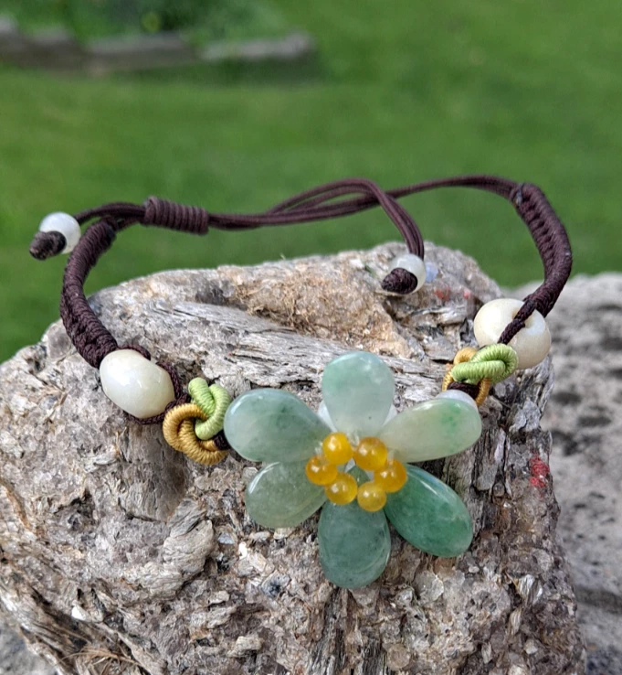 Power online cord bracelet