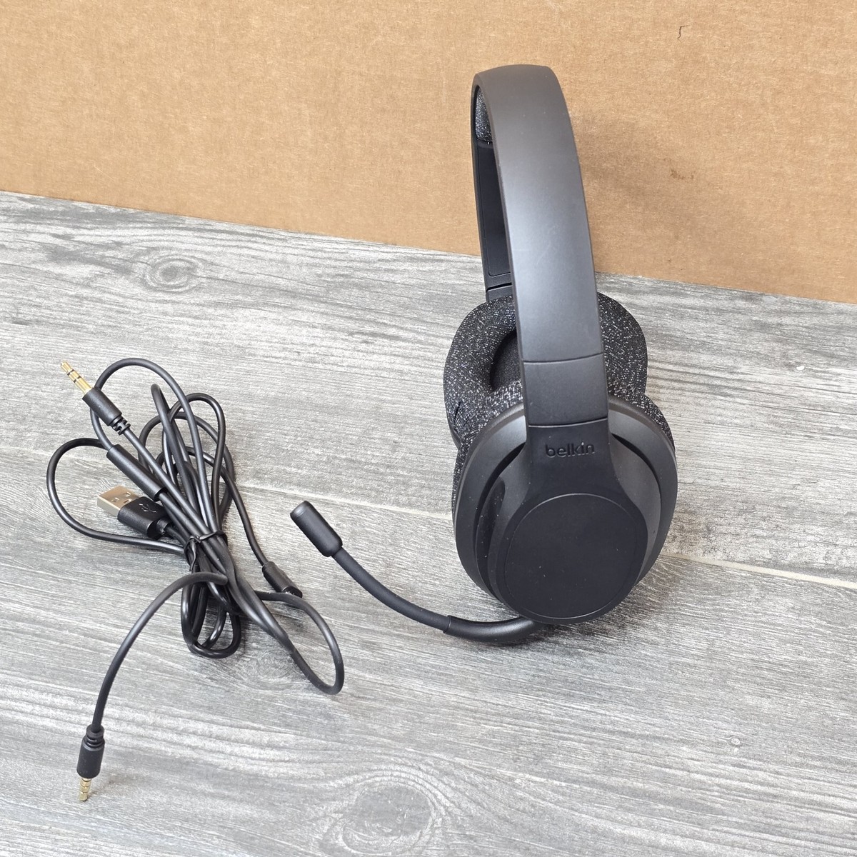 Belkin SoundForm Adapt Wireless Over-Ear Headset (aud005btblk)