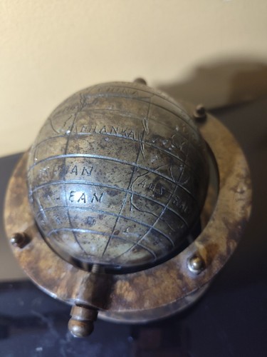 Vintage Solid Brass Desk Office Study Table Globe Etched Old World Style - 7 x 8 - Picture 5 of 10