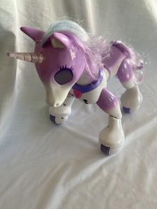 zoomer unicornio encantado