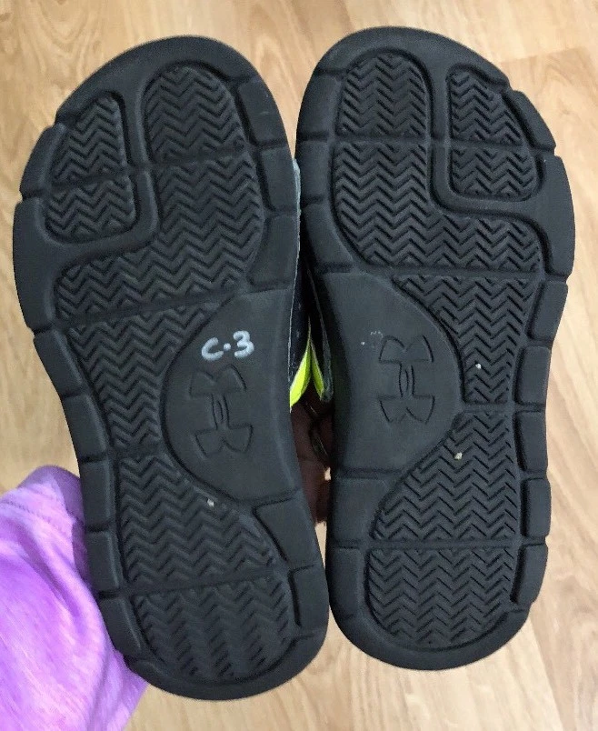 Sandalias UNDER ARMOUR Talla 1Y Azul Negro Y Amarillo S1-14 Foto 2 de 3