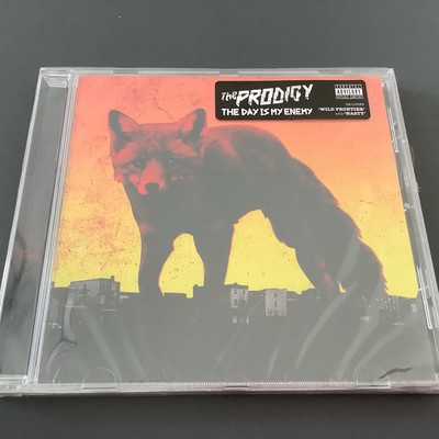 THE PRODIGY THE DAY IS MY FEIND CD ALBUM NEU/VERSIEGELT. I1