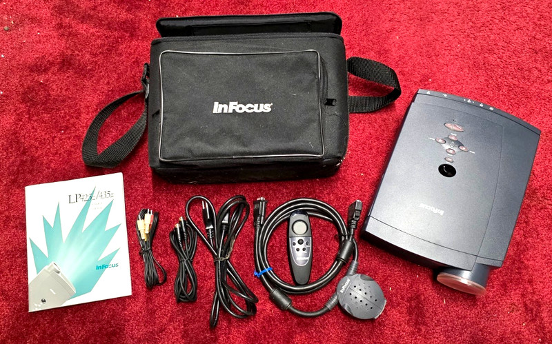 Infocus Video Computer Media Projector (LP435Z) - 1000 lumen - Tested/works
