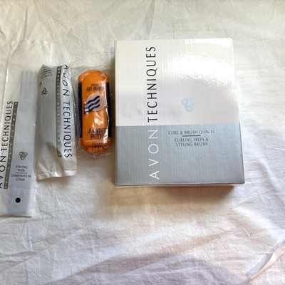 New Vintage Avon Active Folding Brush curl and brush comb  lot