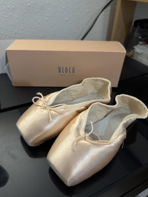 Bloch Heritage Pointe Shoes 2 1/2 3X