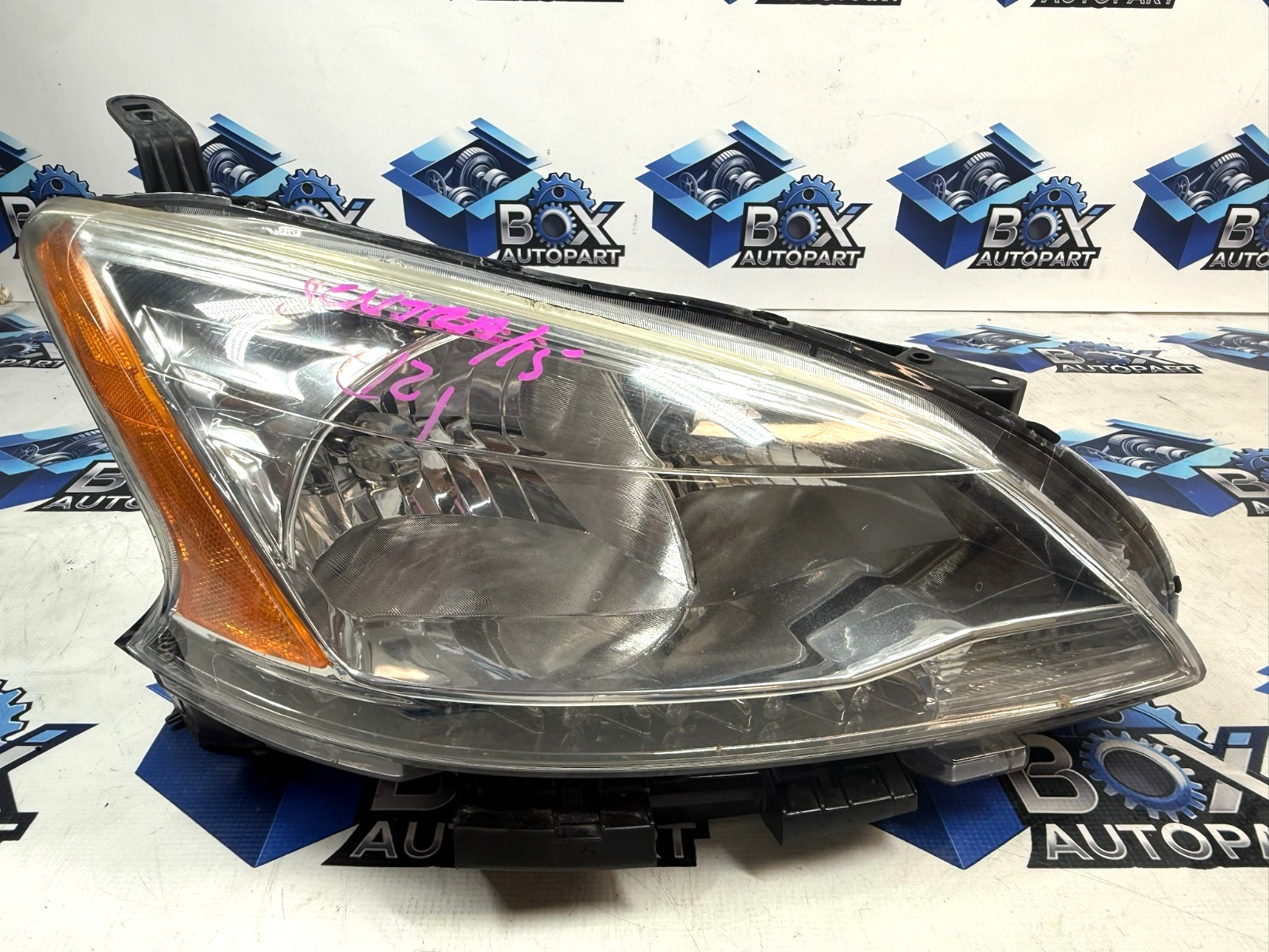 2013-2015 Nissan Sentra Halogen Right Side Headlight Assembly OEM