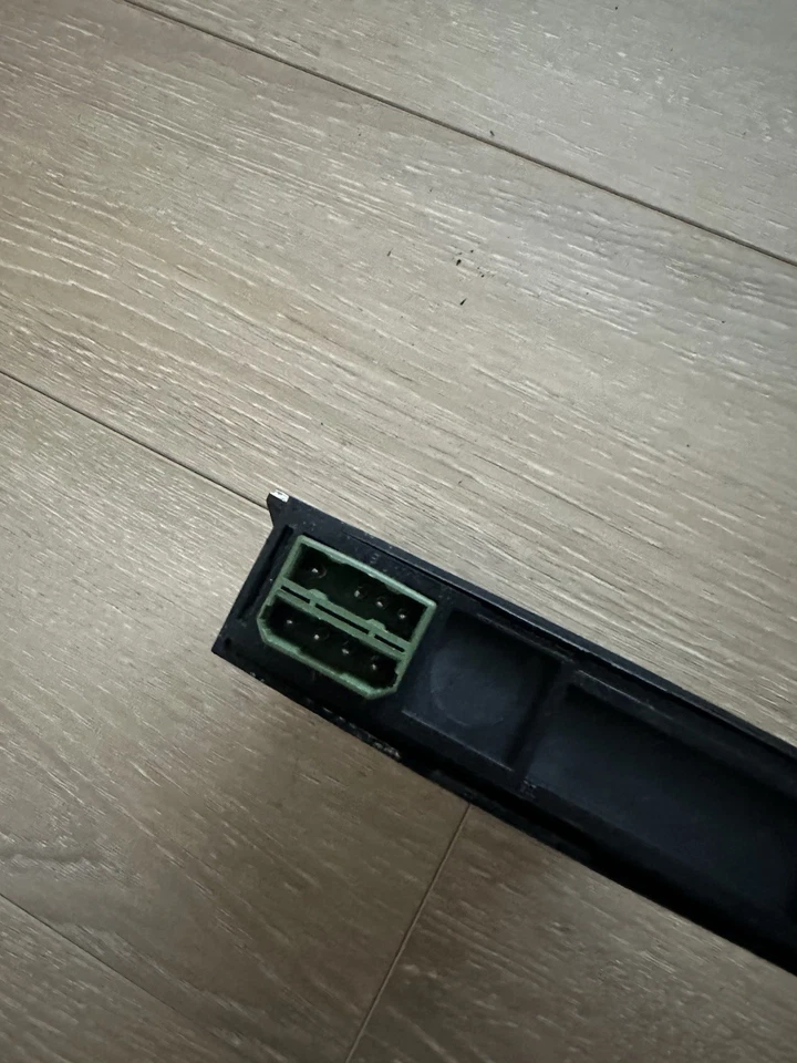 BMW 325i 1986 módulo de relé de computadora a bordo E30 Foto 2 de 2