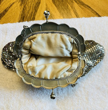 Women's Silver Metallic Beaded Clutch Kiss Lock Closure Chain Shoulder Strap