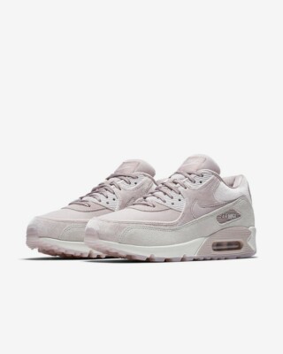 Nike WOMEN'S Air Max 90 LX Velvet SIZE 12, FITS MEN'S 10.5 Nike WOMEN'S Air Max 90 LX Velvet SIZE 12, FITS MEN'S 10.5