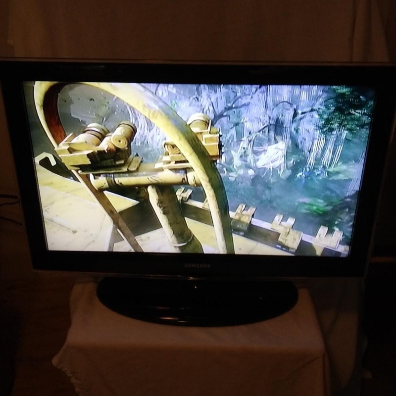 TV SAMSUNG SERVICED BY ELECTRIC JONES TECH. FLATSCREEN BLACK 32" CLEAR VIEW 