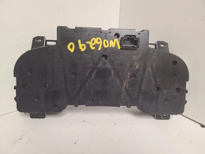 2007-2009 GMC Yukon Speedometer Cluster Assembly OEM - Image 2 of 2
