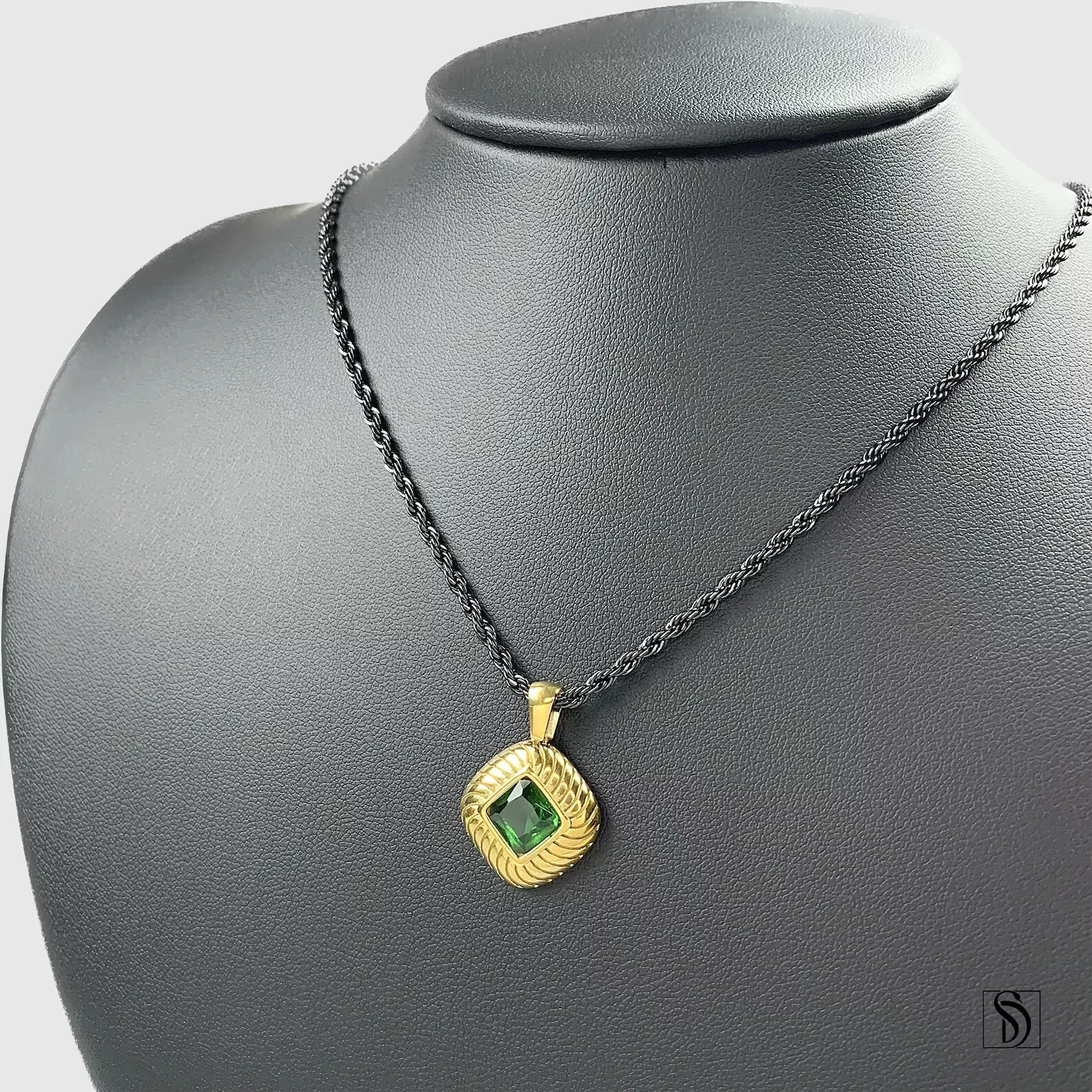 OSRS Inspired   Collier pendentif amulette 3ème âge en acier inoxydable
