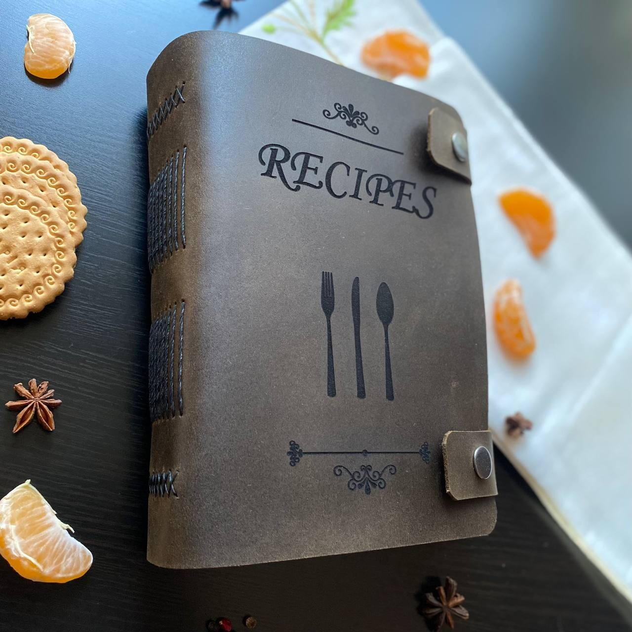 Leather-bound 320-page recipe notebook, perfect gift for moms and grandmothers-image