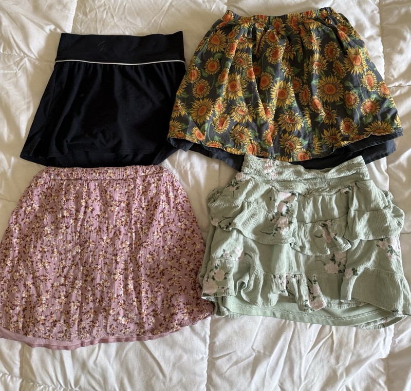 Lot of 4 Girl’s Skort/Skirt Small S (6/7) Multicolor Floral Lined Elastic Waist