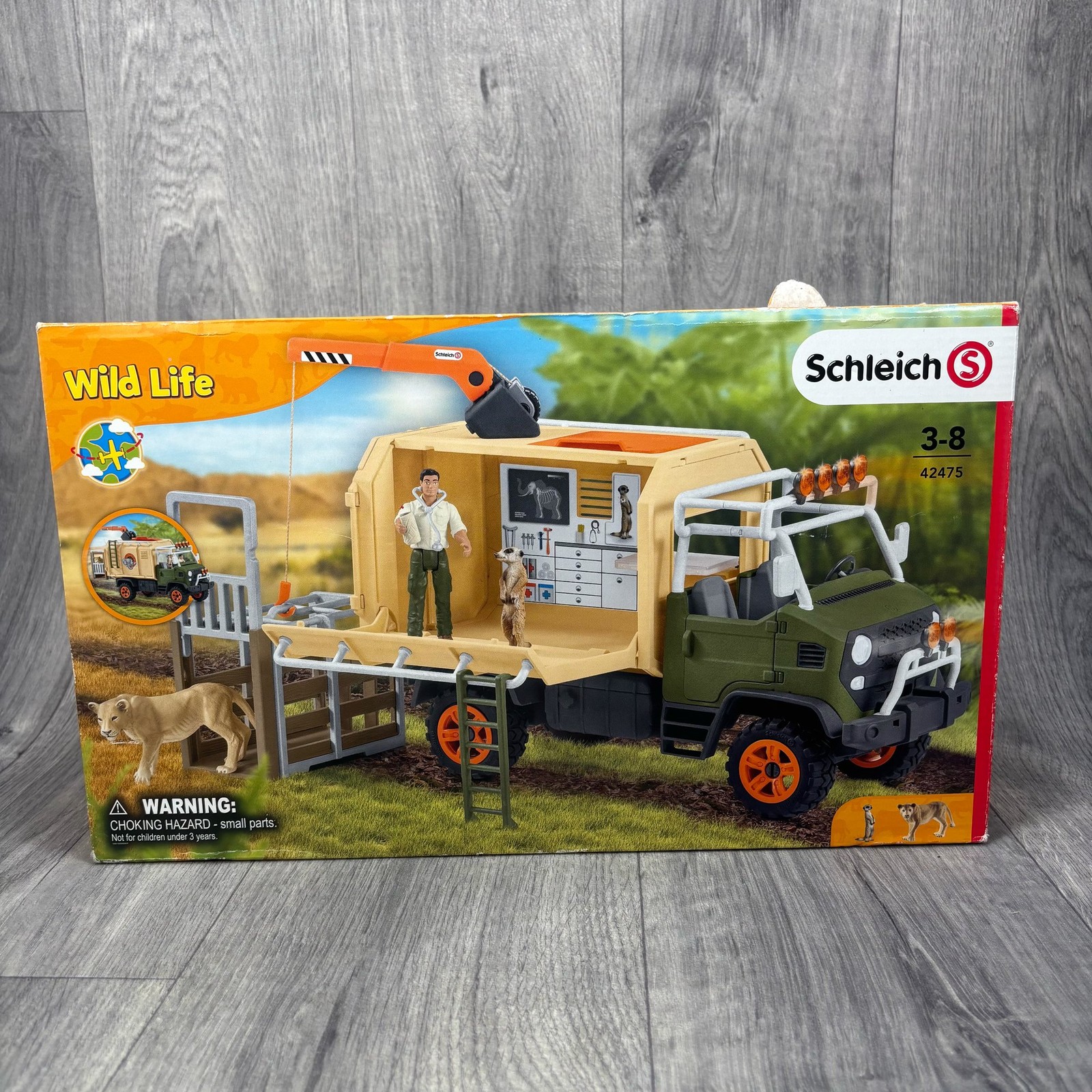 Schleich Wild Life Mobile Vet Truck Playset 42475 with Accessories New in Box