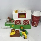 Vtg 1990 FISHER PRICE Little People Family FARM PLAY SET with Accessories!