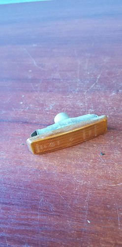 BMW 5 (E39) Kotflügel Blinkleuchte vorne rechts 8360589