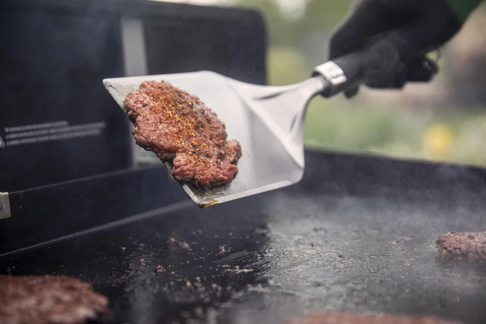 Weber Smashed Burger Set - Image 3 of 4