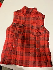 Cute, warm and fashion BKE Women vest size M color red with square design