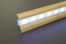 2,5 m Sockelleisten für LED Stripes Kabelkanal inkl. Montagematerial! 14 Farben!