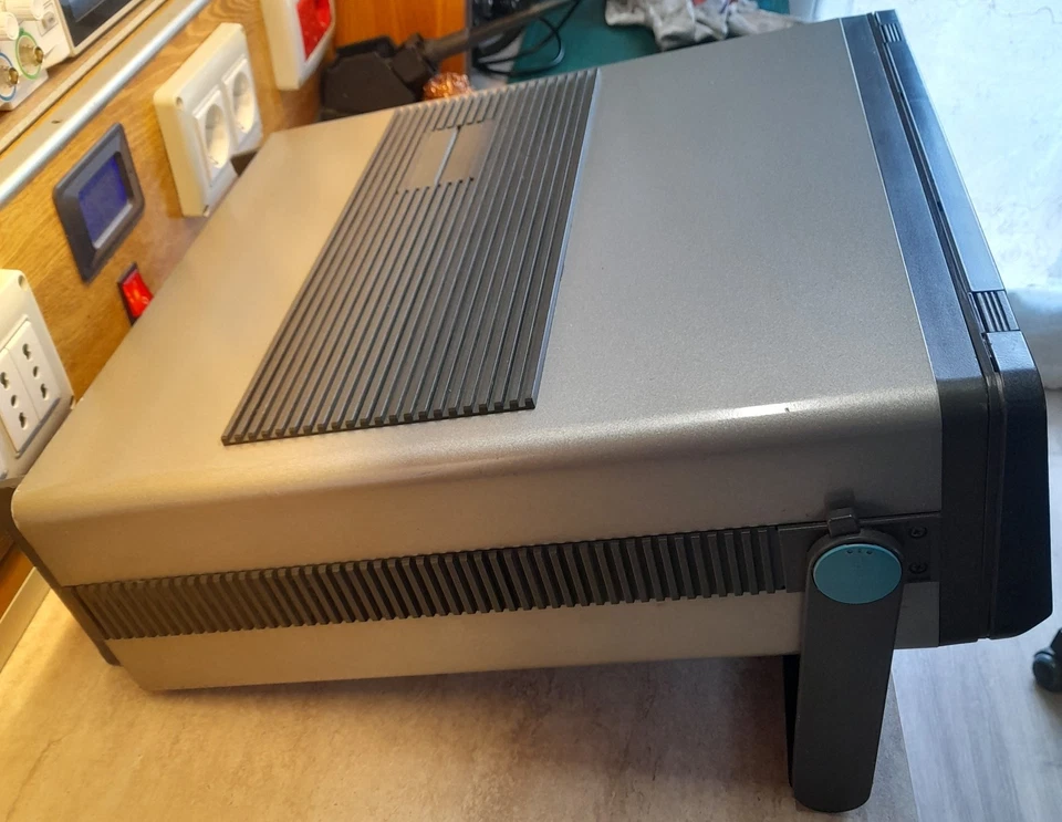 Computer Vintage Commodore 64 SX - Immagine 4 di 4