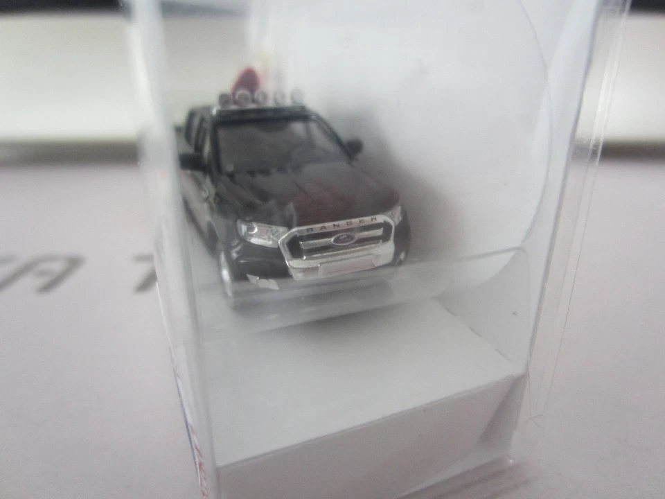 BUSCH 52811 FORD RANGER ON THE BEACH BLACK model is PLASTIC - HO or 1:87 scale - Image 2 of 4