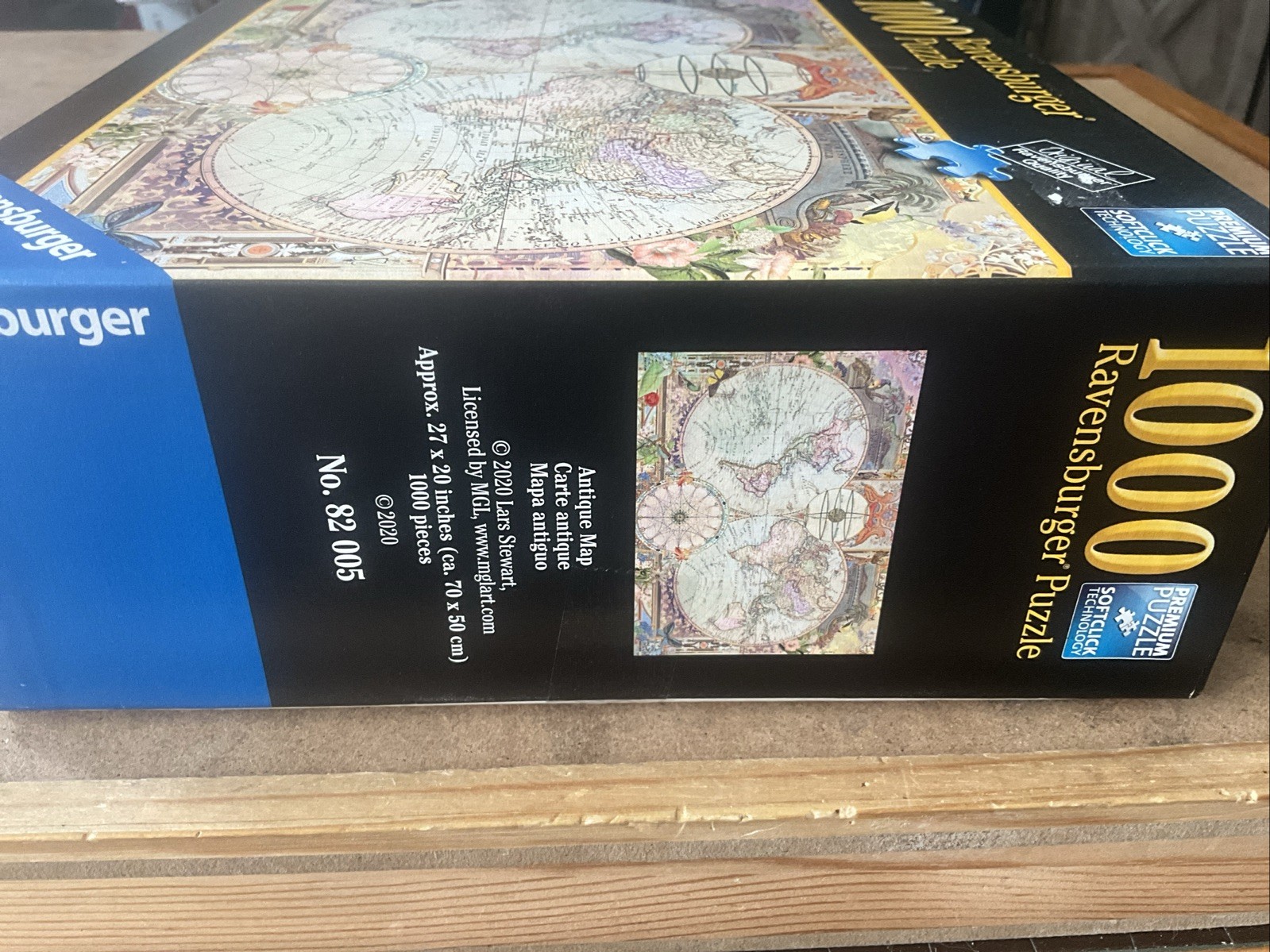 Ravensburger Puzzle 1000 Pc lot of 4, Estate Sale Hundred Of Puzzles