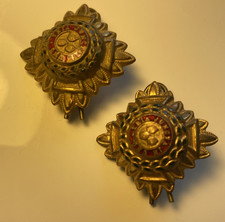 2 X BRITISH ARMY OFFICERS SHOULDER RANK PIPS ENAMELLED BRASS WITH COTTER PINS