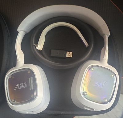 Astro Astro A30 Wireless Over-Ear Headset White/Purple USB Dongle Boom Mic