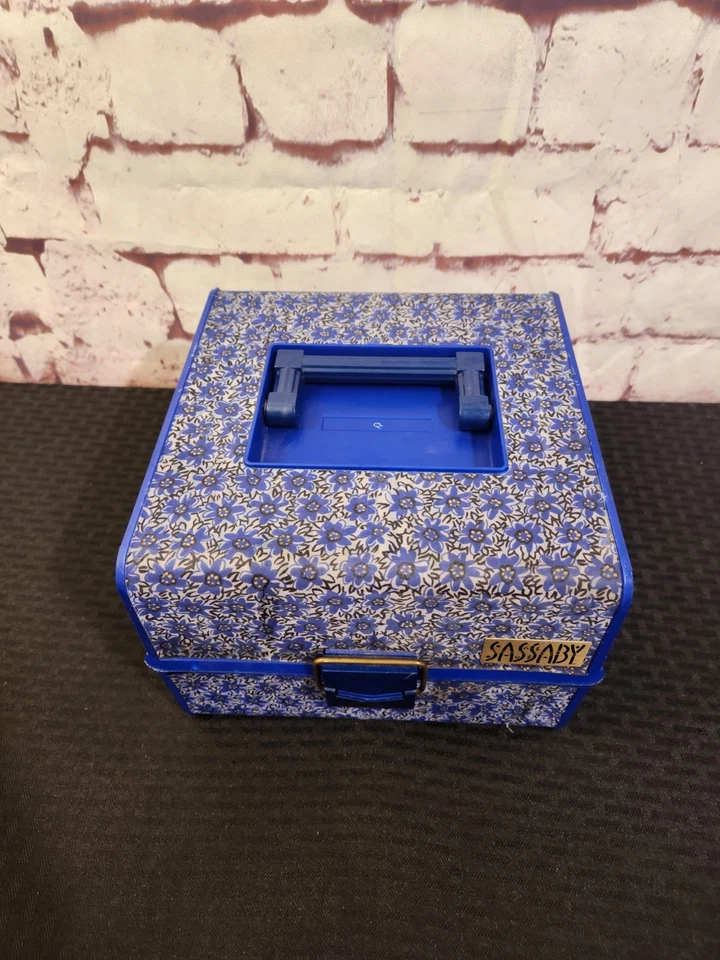 复古 RetroSassaby 化妆盒收纳盒型号 701-02 蓝色花卉旋转托盘 — 第 2/4 张图片