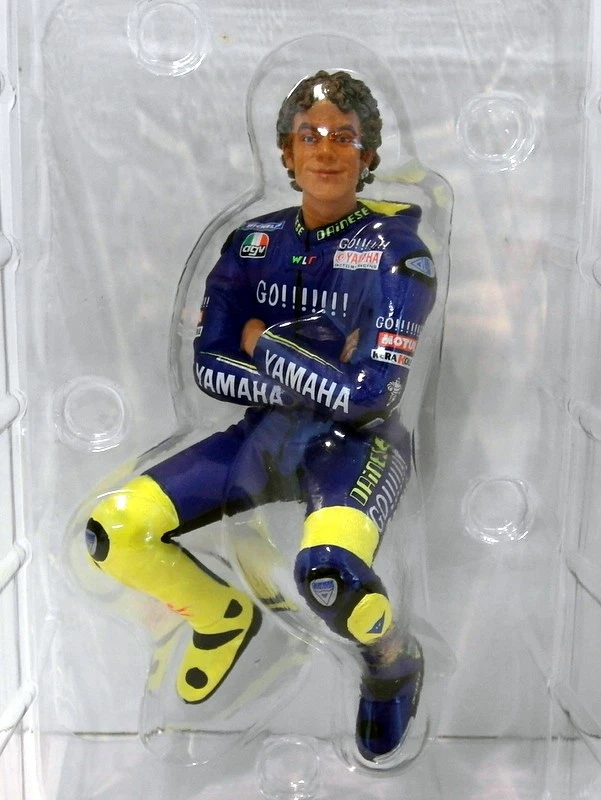 Minichamps 1/12 Scale Diecast - 312 049046 Valentino Rossi Sitting no sunglasses - Image 2 of 4