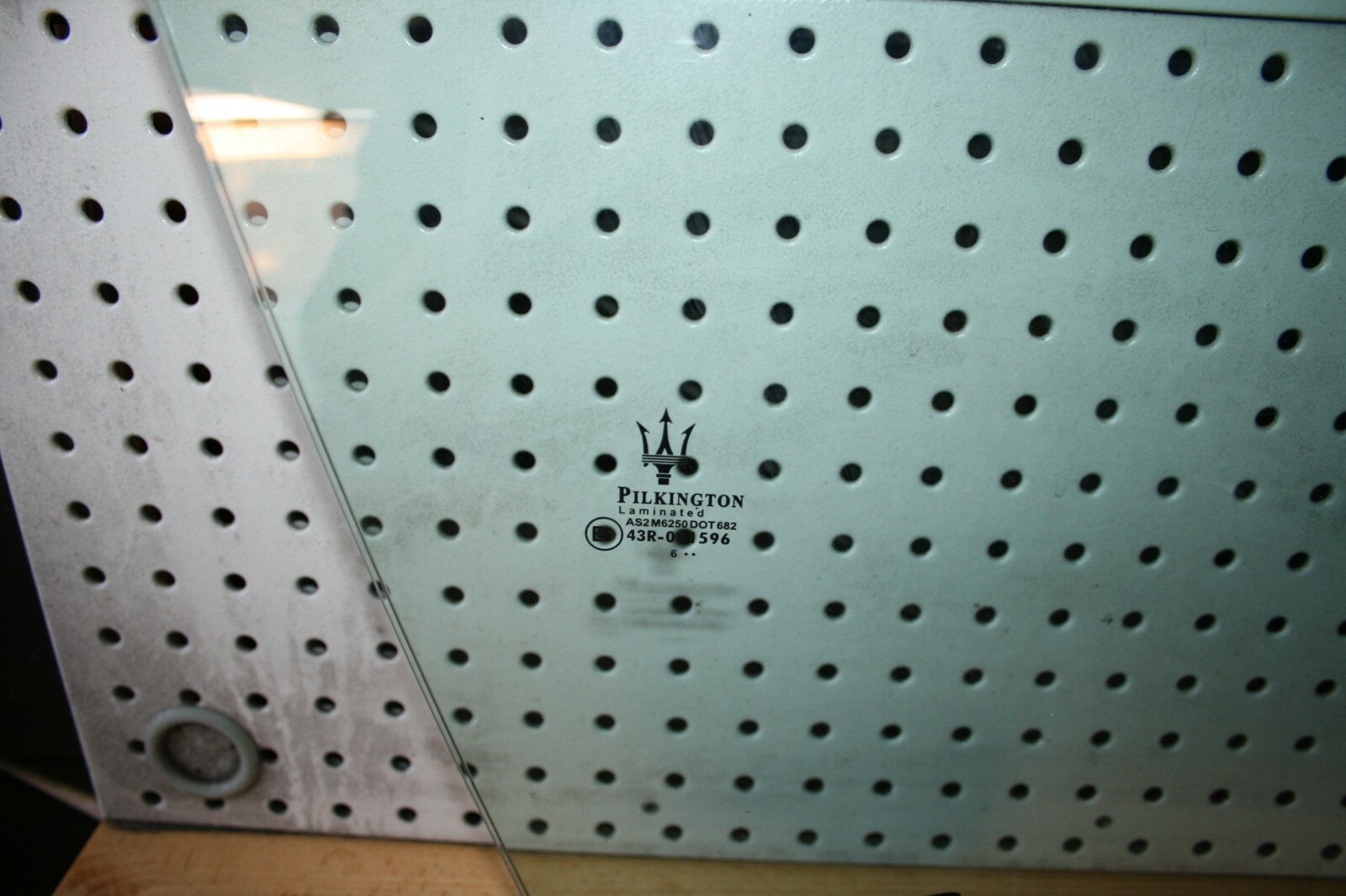2007 MASERATI QUATTROPORTE M139 FRONT RIGHT RH SIDE DOOR GLASS WINDOW  OEM