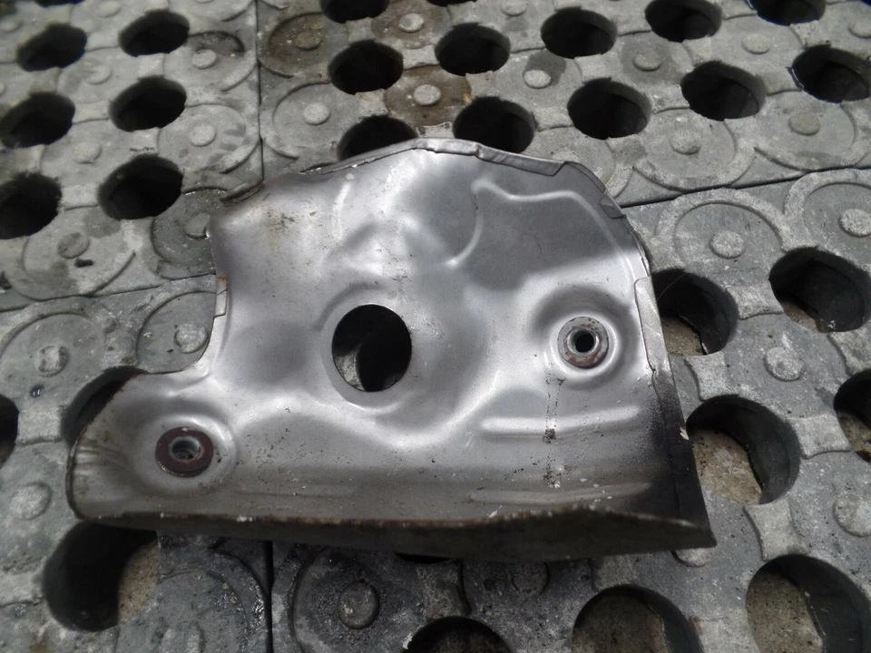 2010 HYUNDAI SANTA FE 2.2 DIESEL AUTOMATIC. HEAT SHIELD MANIFOLD. - Image 3 of 3