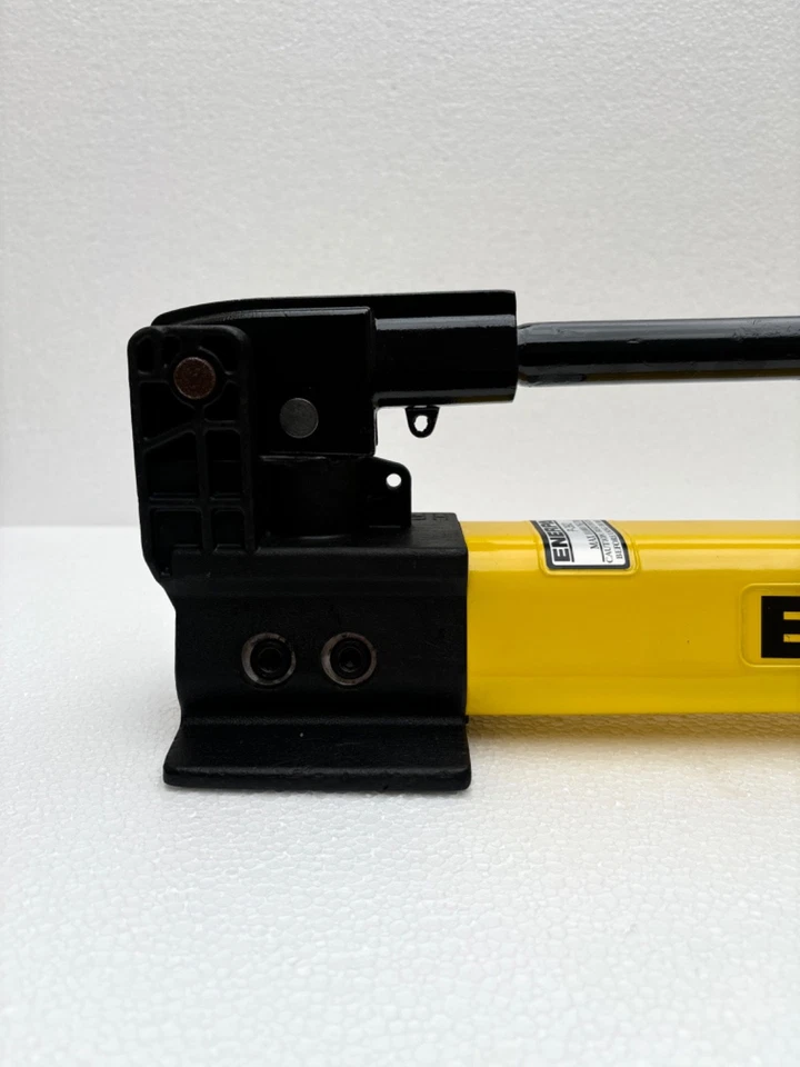 Enerpac P-392 Two Speed Hydraulic Hand Pump 10.000Psi 700Bar - Image 3 of 4