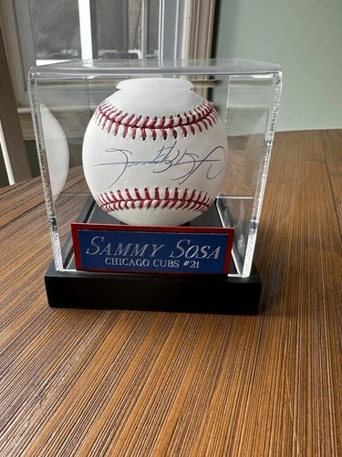 Sammy Sosa Autographed Baseball Cubs Display Case Beckett COA