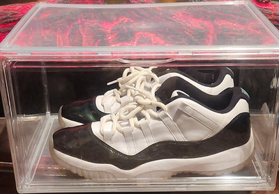 Jordan Air Jordan 11 Retro Low Emerald White Black 528895-145 2018