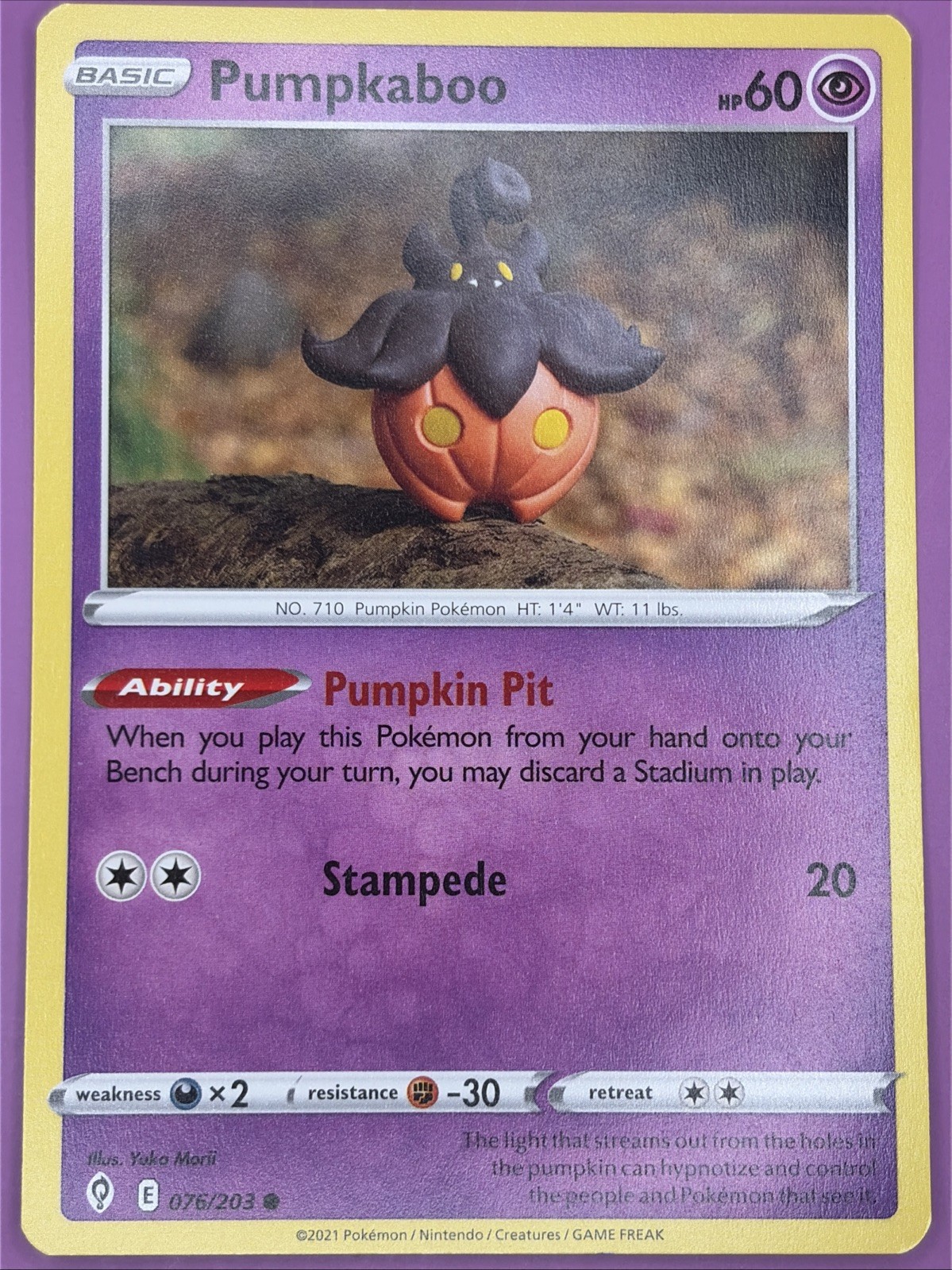 Pumpkaboo 076/203 Evolving Skies Regular Finish Pokemon Card - Yuka Morii