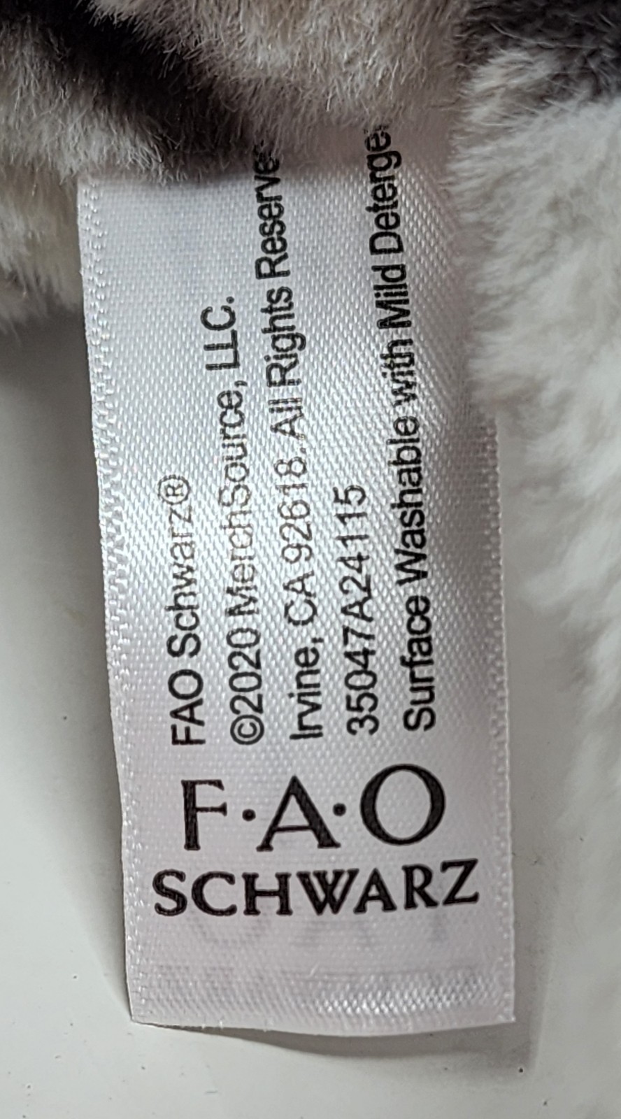 F.A.O Schwarz Snow Leopard Plush Stuffed Toy 14 Ins 2020 Pink Nose Weighted Paws