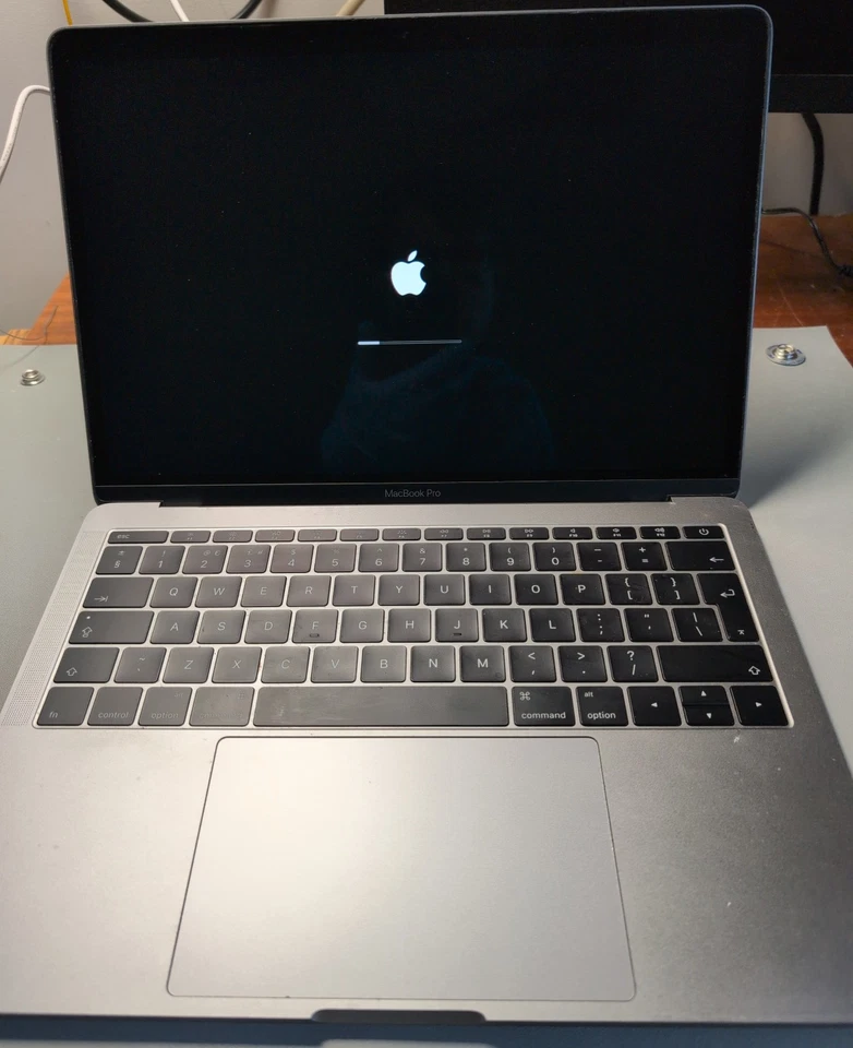 Apple MacBook Pro 13" 2016 · i5 · 8GB · 256GB, photo 4 of 5