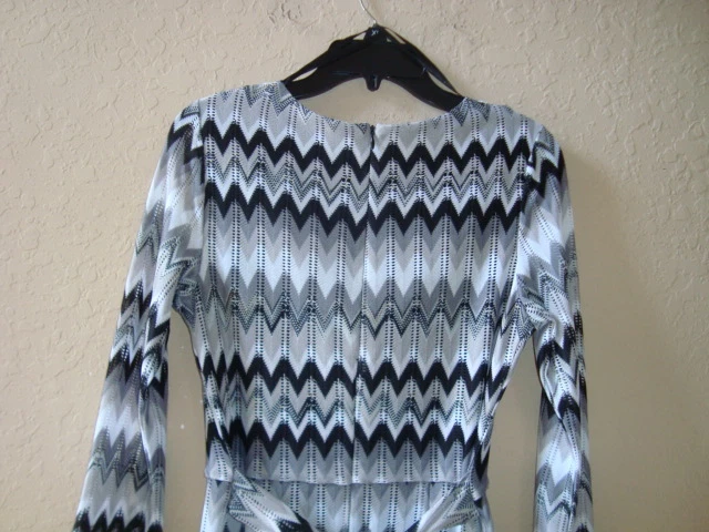 Vestido tejido Alex Marie nuevo con etiquetas para mujer Petite Carnaby St ZigZag negro marfil gris 6P Foto 4 de 4