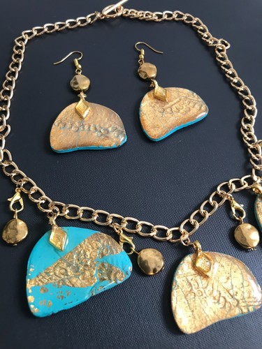 GOLD & TÜRKIS HAKEN OHRRINGE & GOLDTON KABELKETTE ANHÄNGER HALSKETTE SET - Bild 2 von 6