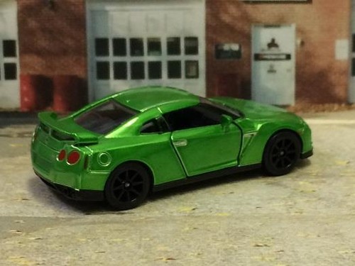 2007 - Present NISSAN GT-R 3.8 Liter Twin-Turbo V6 Sport Coupe 1/64 Scale HTF Q1 - Picture 3 of 4