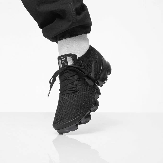 nike vapormax flyknit 3  triple black