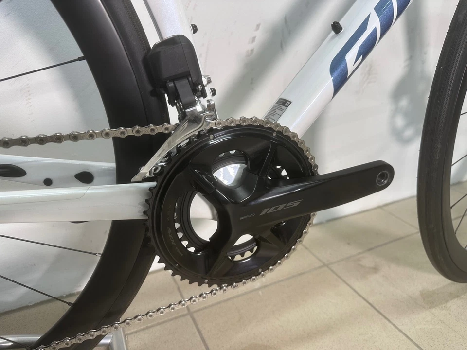 Giant TCR Advanced 1+ unicorn white M, UVP 3.799,00 EUR - Bild 2 von 3