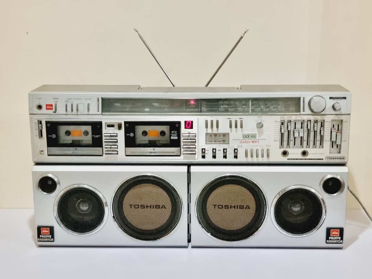 TOSHIBA　3BANDラジカセ　RT-580F TOSHIBA 3BAND（AM・FM・SW 短波放送）ラジカセRT-580F - メルカリ